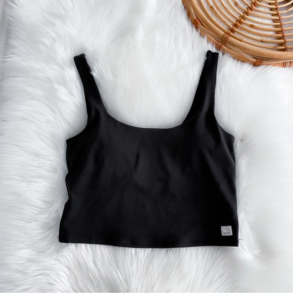 NWOT Vuori Daily Crop Top Black - Picture 10 of 12